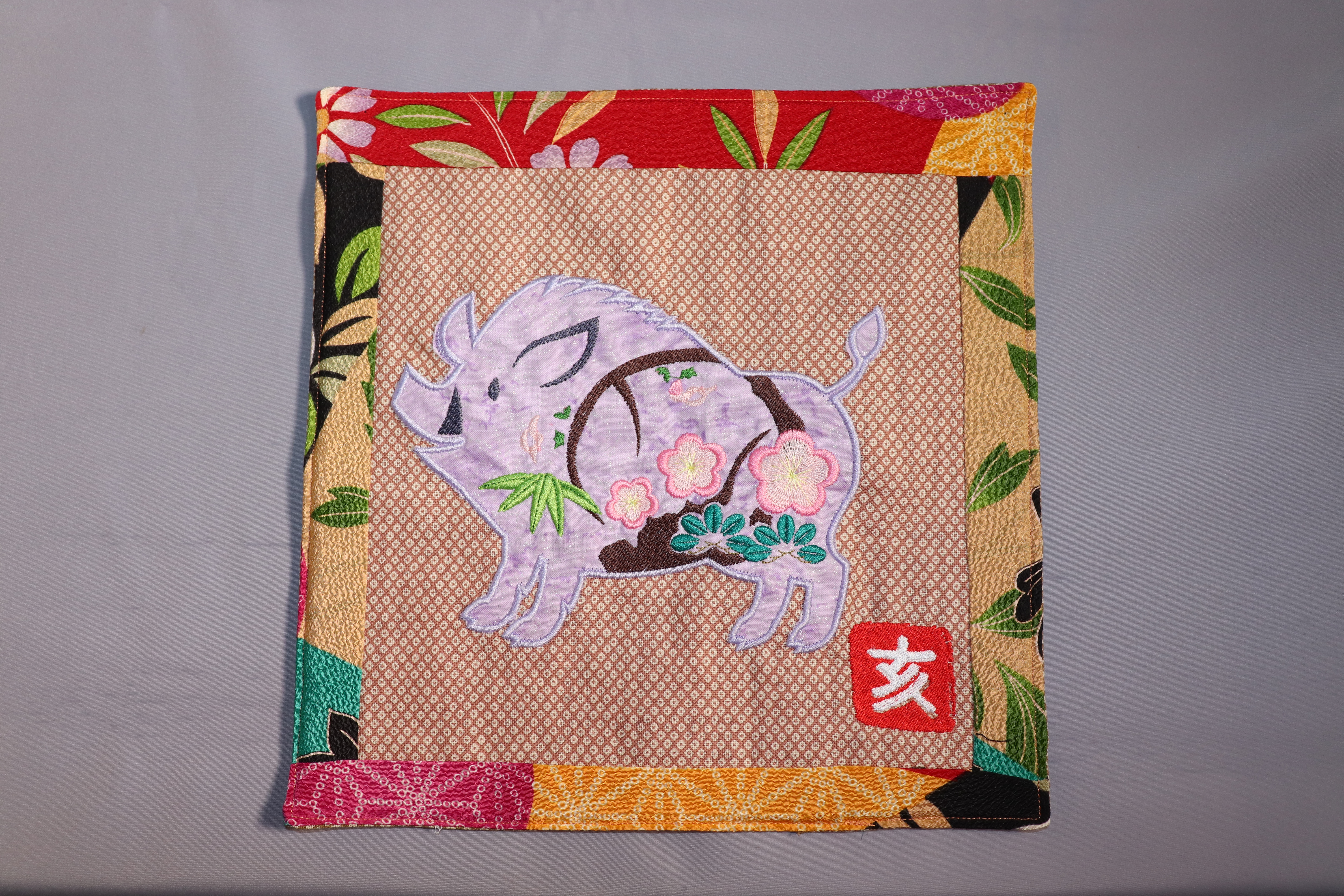 オリジナル刺繍ﾃﾞｰﾀ] 季節を彩るミニタペストリーシリーズ 干支（亥